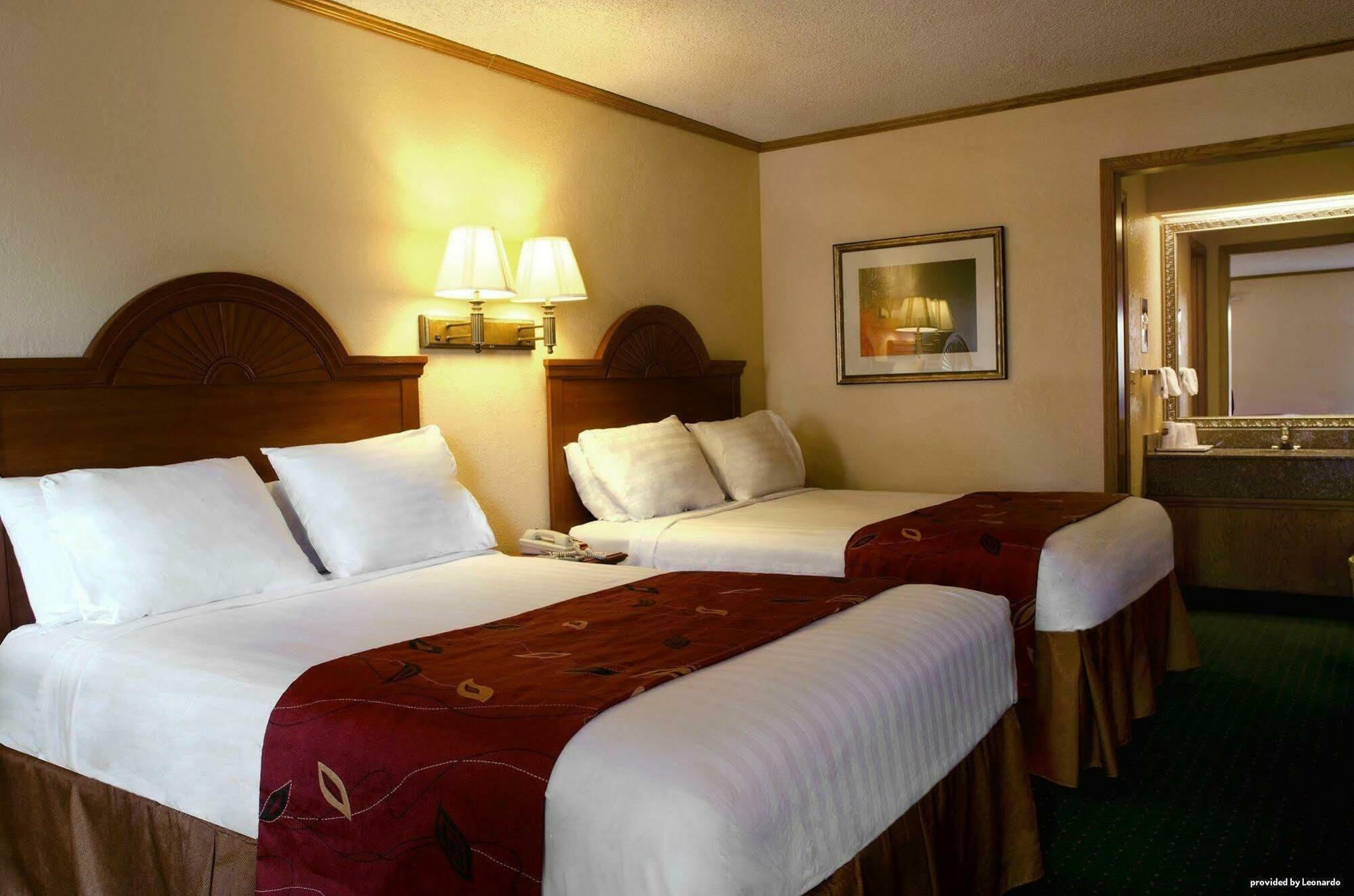 Surestay By Best Western Kansas City Country Inn North Exteriör bild